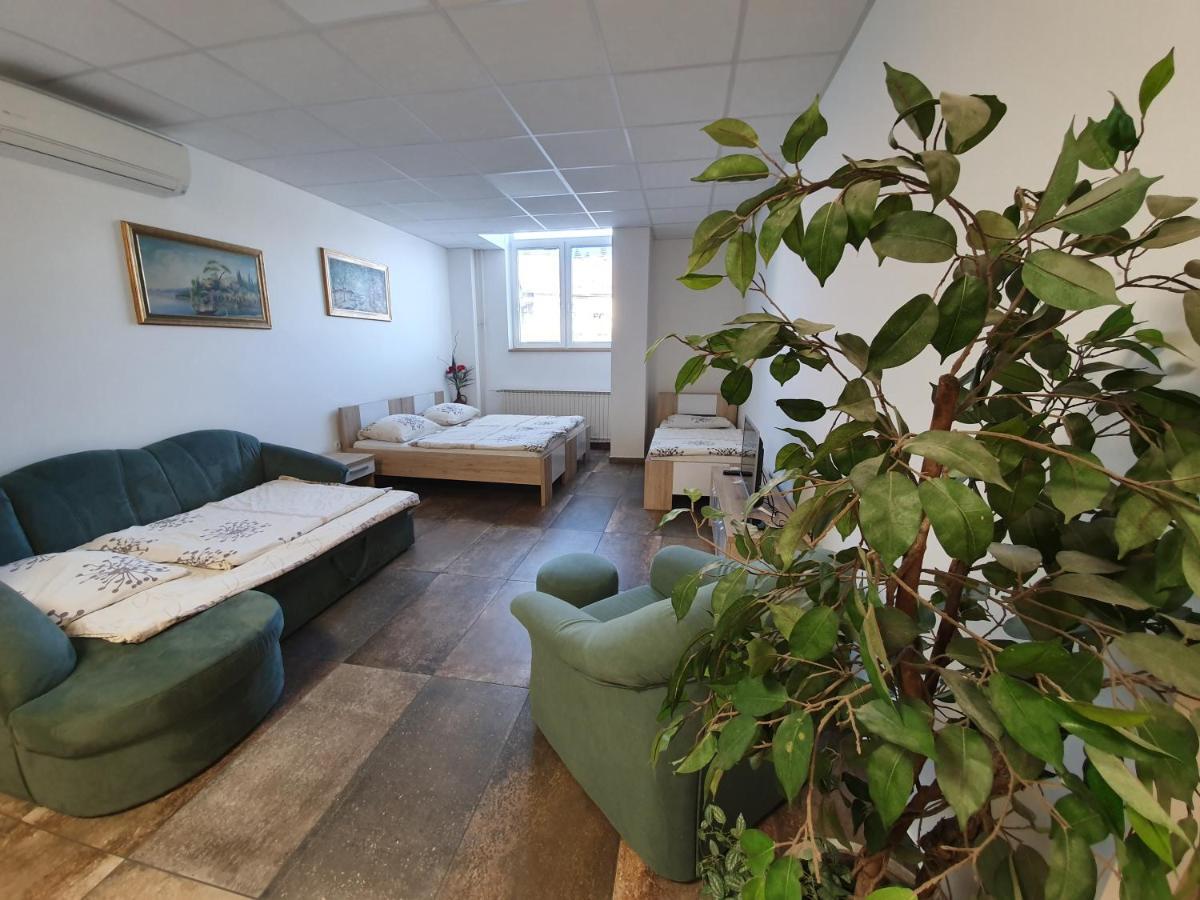 Hostel Novak Νόβο Μέστο Εξωτερικό φωτογραφία