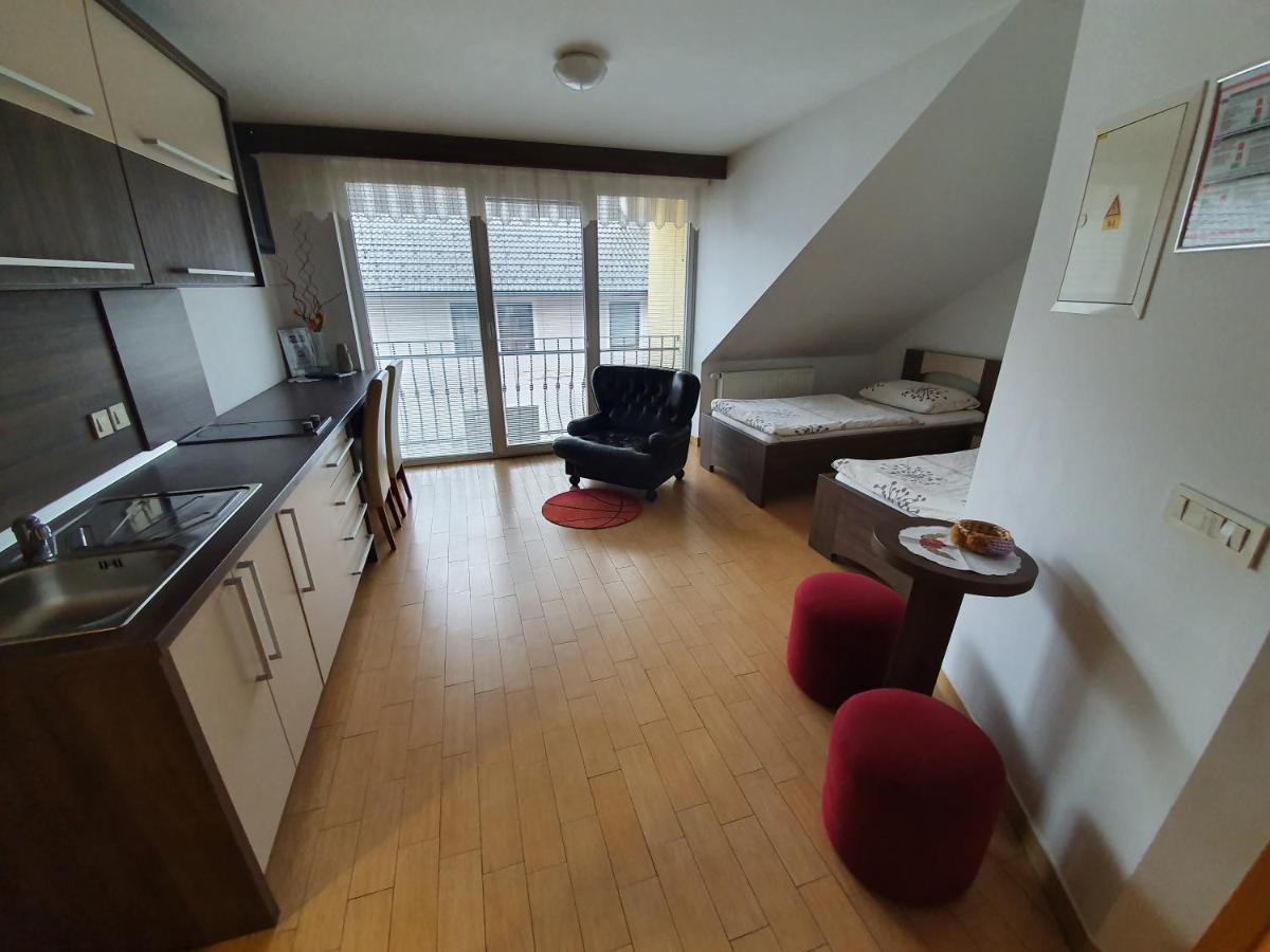 Hostel Novak Νόβο Μέστο Εξωτερικό φωτογραφία